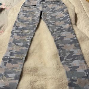 Children’s Place Girls size 12 Blue Camo stretch  pull on leggings